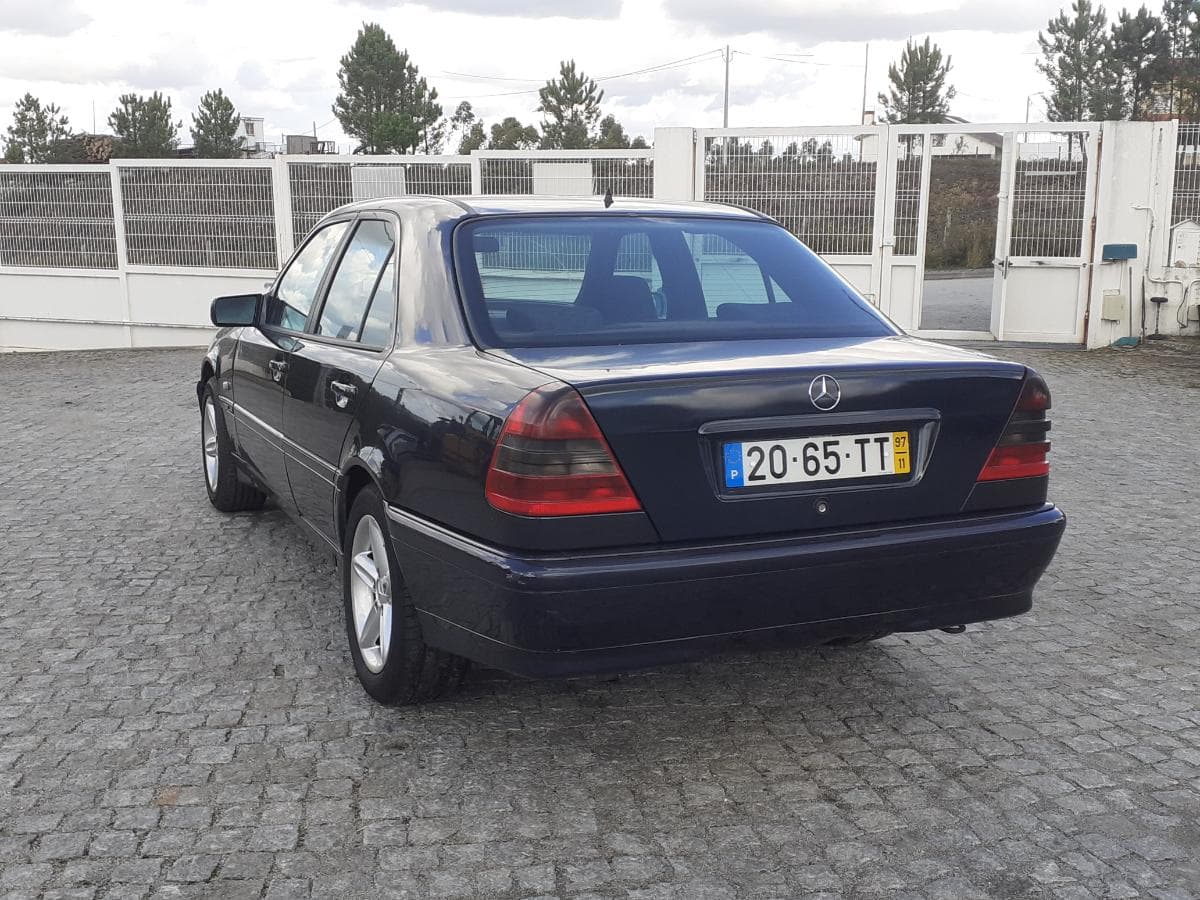 Mercedes-Benz C220 D · Ano 1997 — imagem 4
