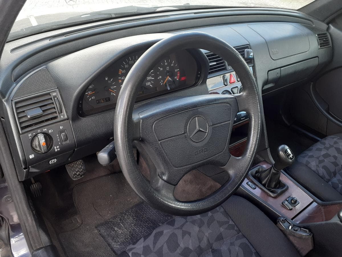 Mercedes-Benz C220 D · Ano 1997 — imagem 13