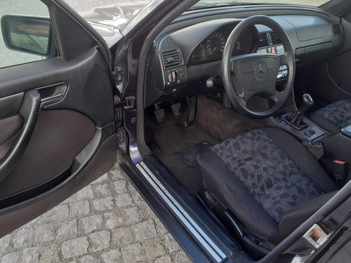Mercedes-Benz C220 D · Ano 1997 — imagem 9