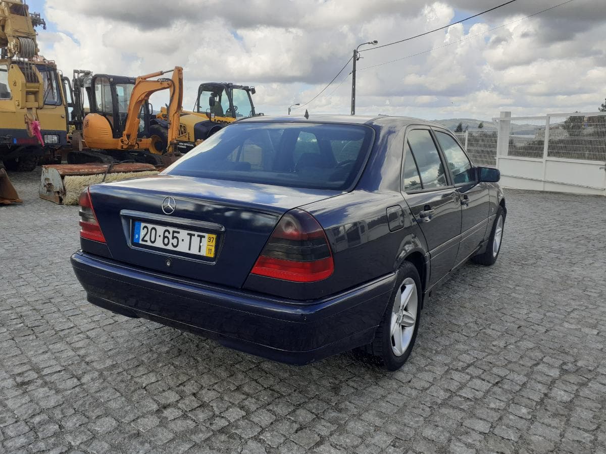 Mercedes-Benz C220 D · Ano 1997 — imagem 6