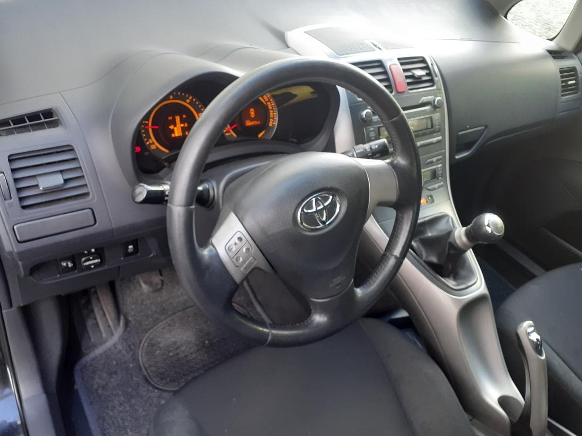 Toyota Auris 1.4 D-4D · Ano 2009 06-HD-34 · — imagem 11