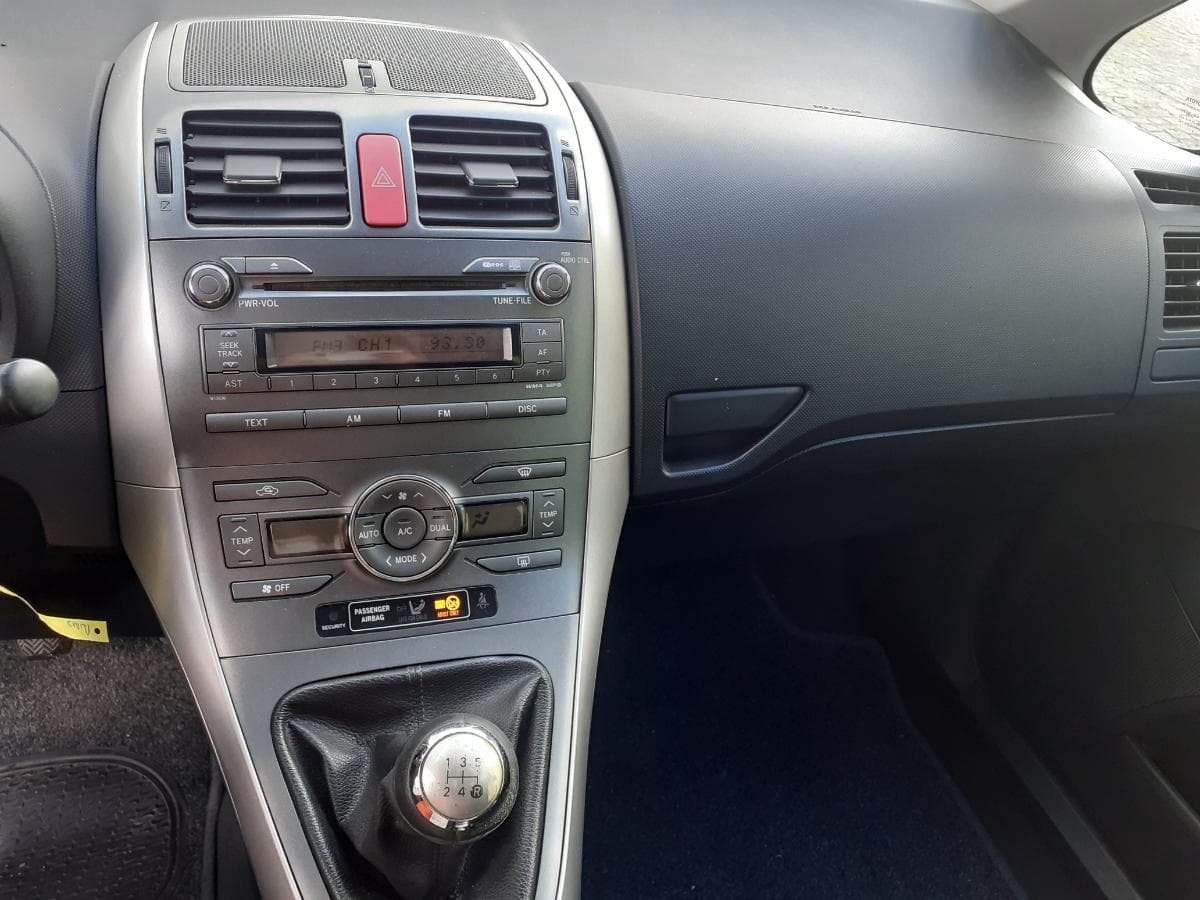 Toyota Auris 1.4 D-4D · Ano 2009 06-HD-34 · — imagem 14