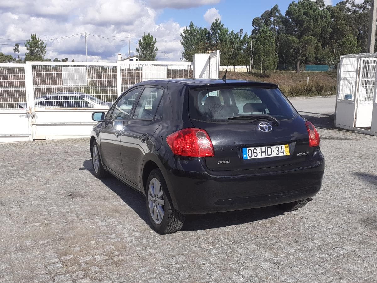 Toyota Auris 1.4 D-4D · Ano 2009 06-HD-34 · — imagem 4