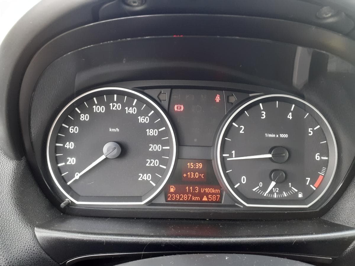 BMW 116i · ANO 2005 — image 9