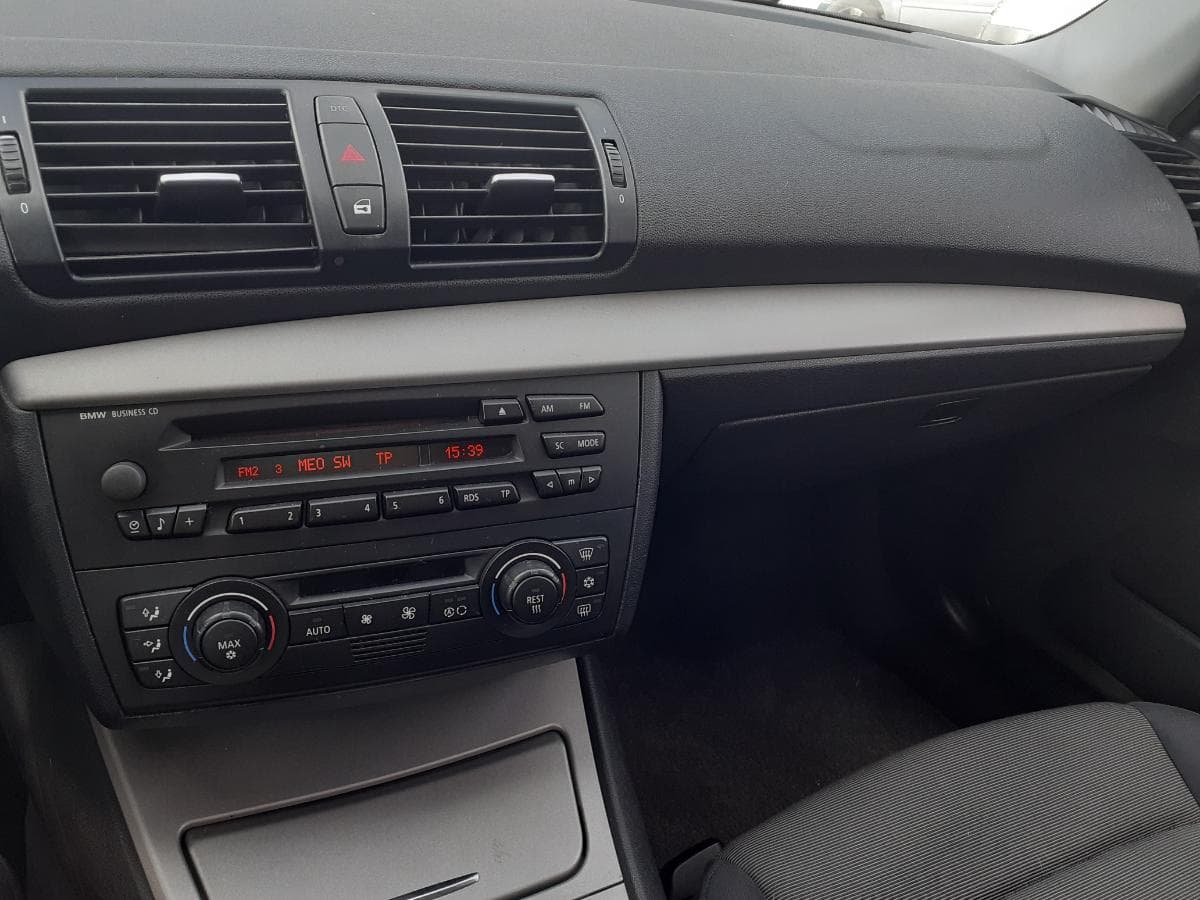 BMW 116i · ANO 2005 — image 14