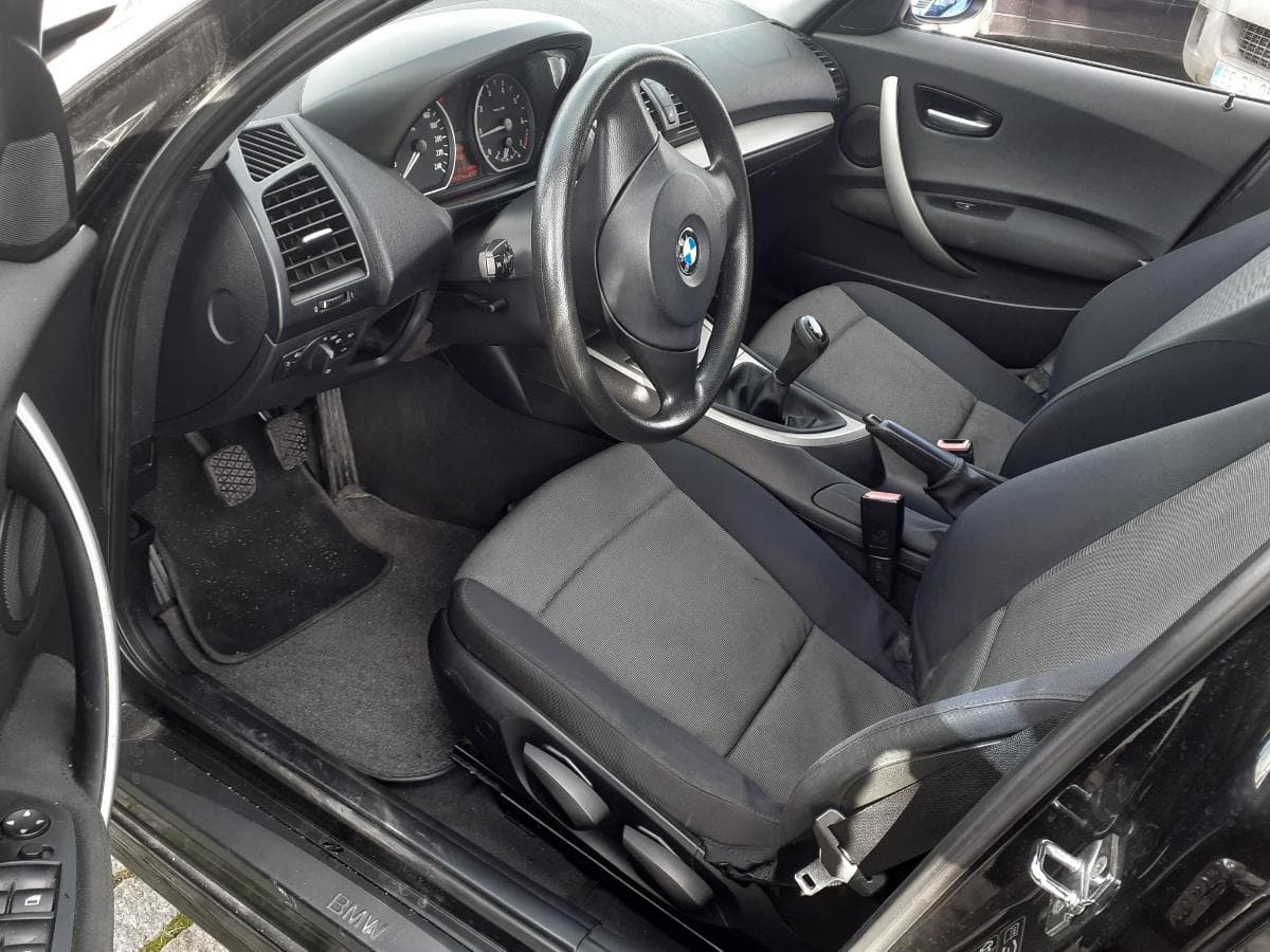 BMW 116i · ANO 2005 — image 8