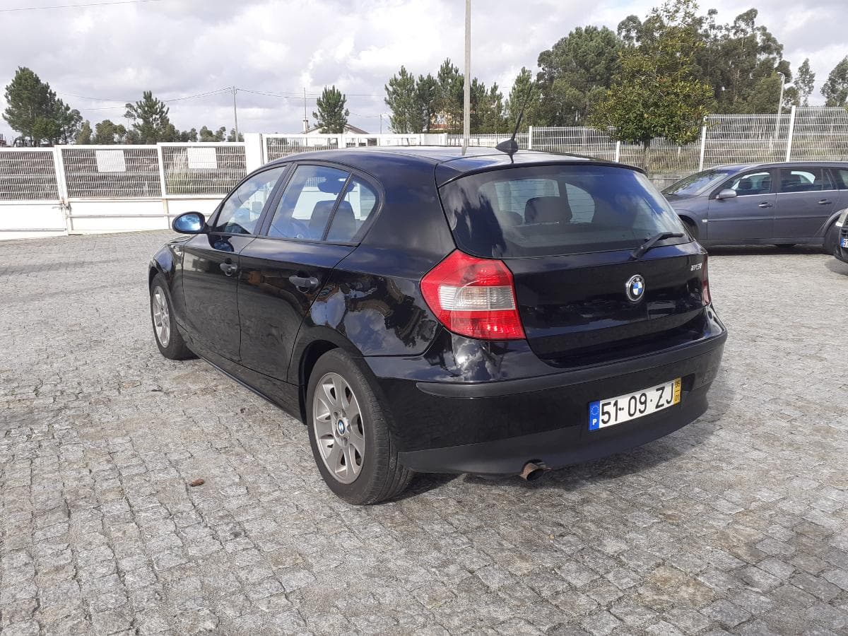 BMW 116i · ANO 2005 — image 4