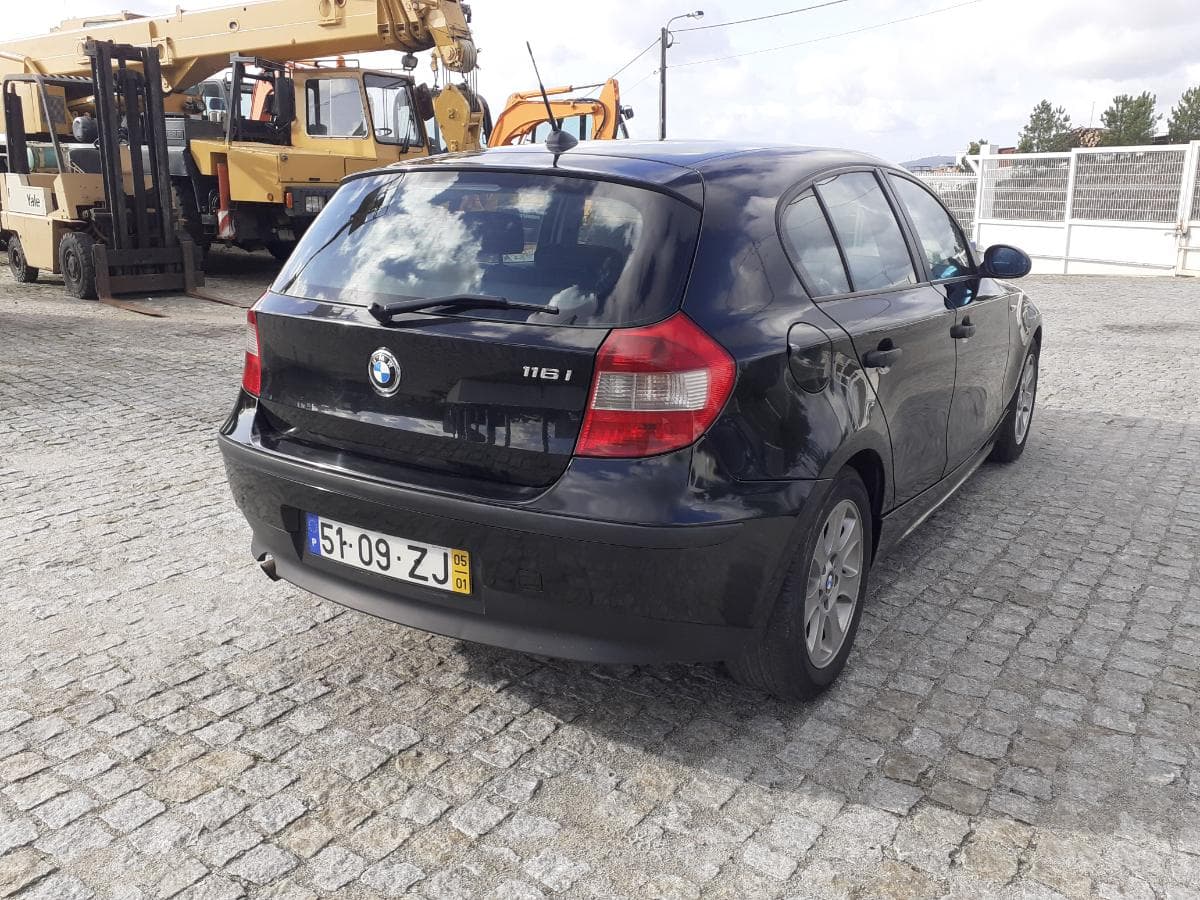 BMW 116i · ANO 2005 — image 6