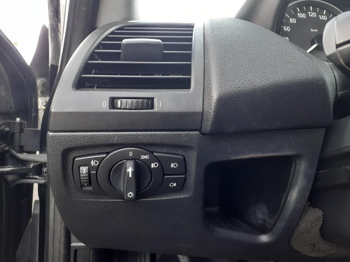 BMW 116i · ANO 2005 — image 18