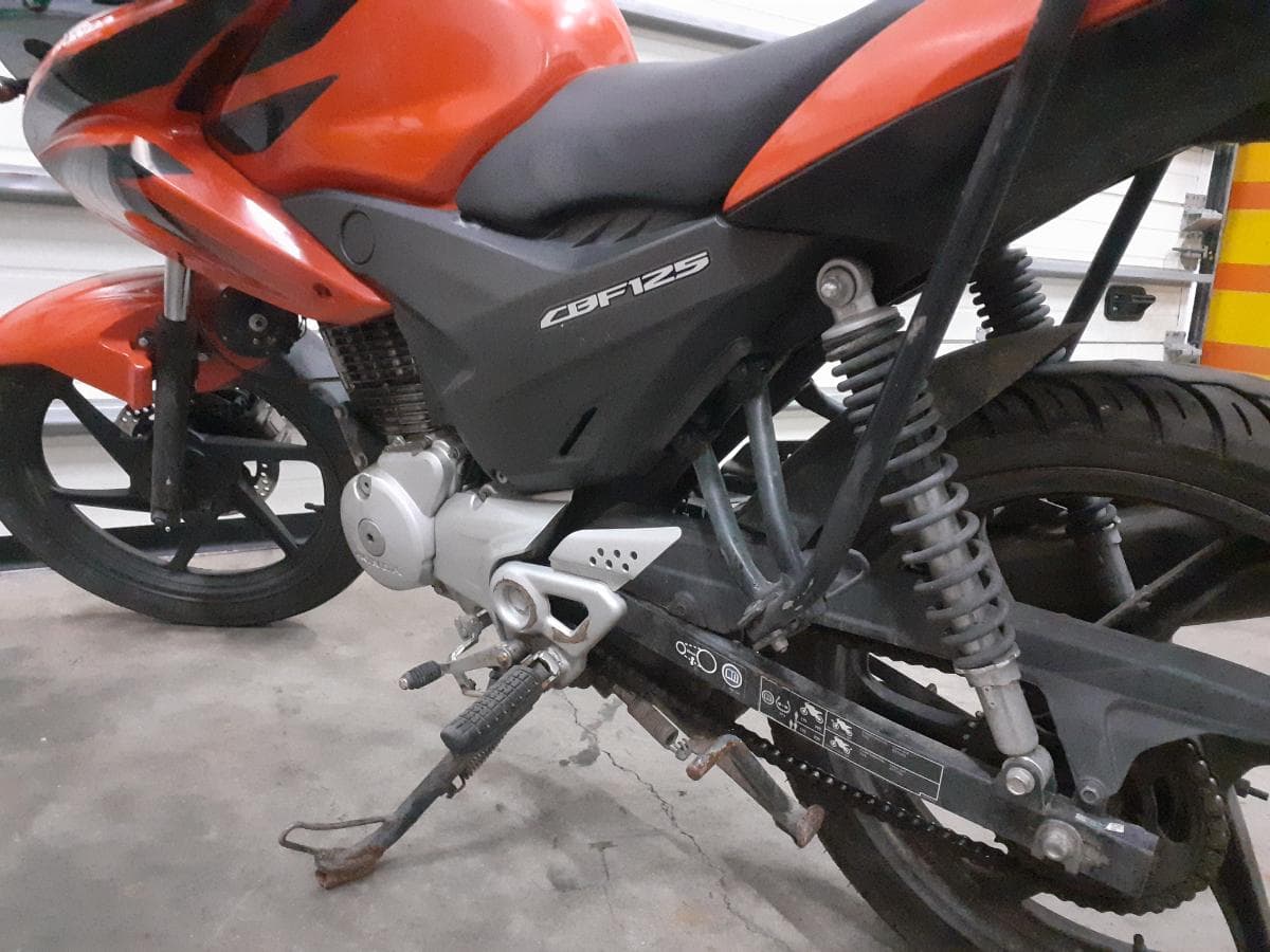 Honda CBF · Ano 2012 — imagem 8