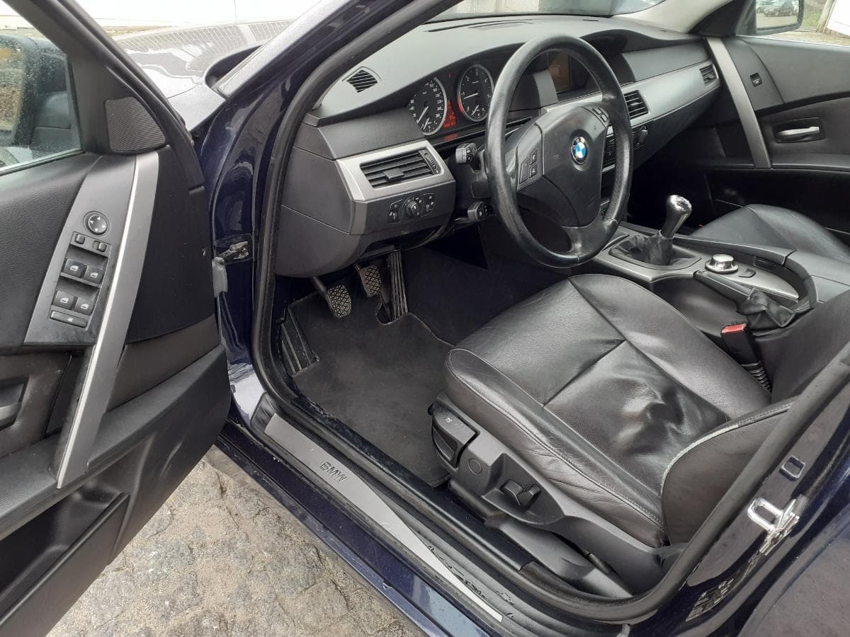 BMW 525D · Ano 2004 — imagem 10