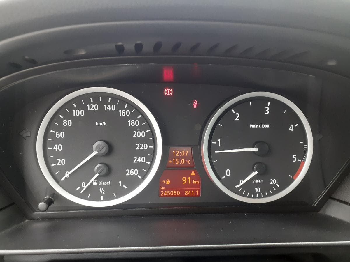 BMW 525D · Ano 2004 — imagem 14
