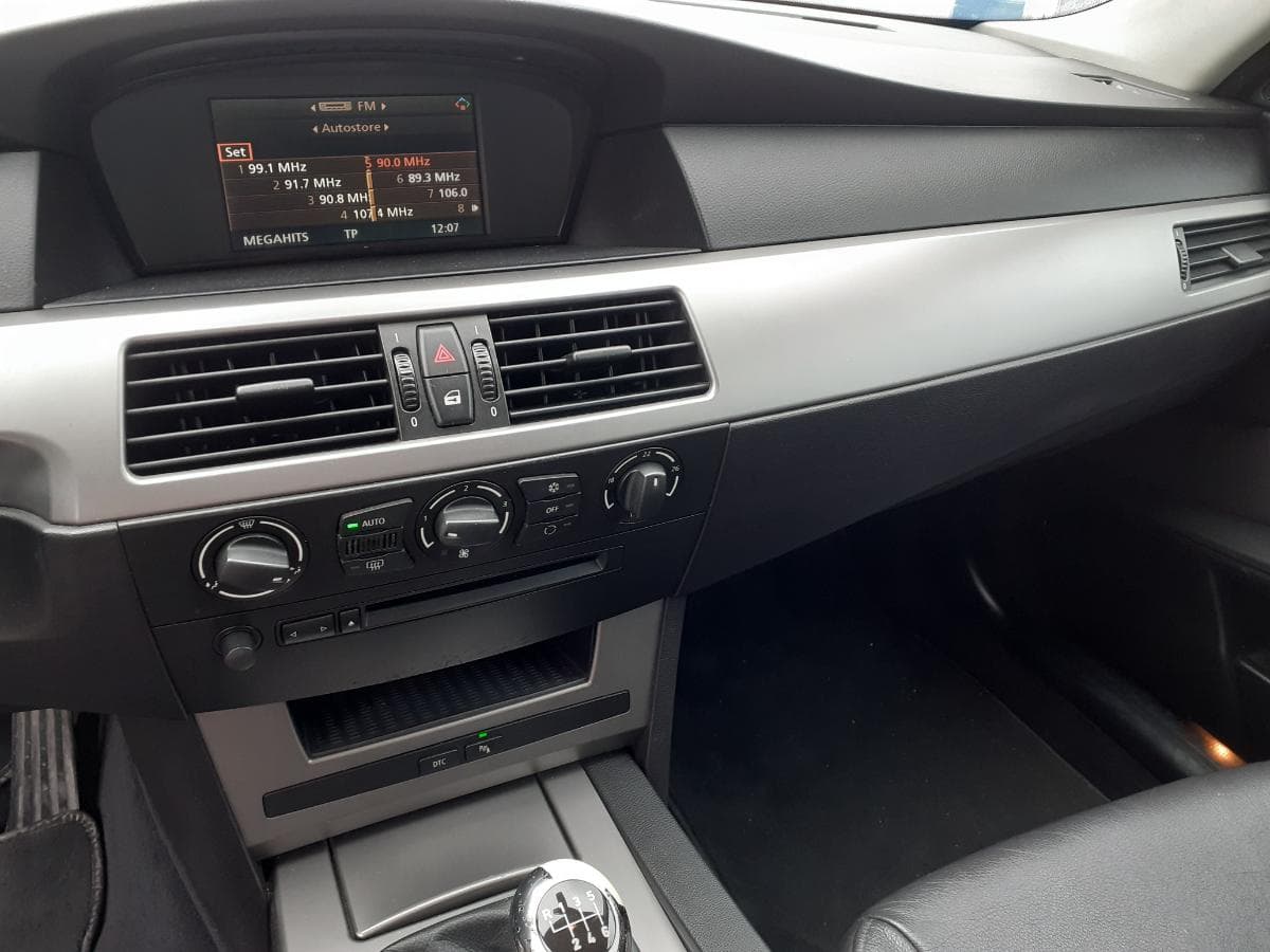 BMW 525D · Ano 2004 — imagem 15
