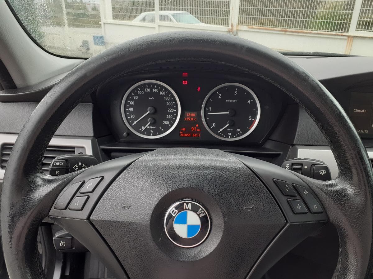 BMW 525D · Ano 2004 — imagem 18