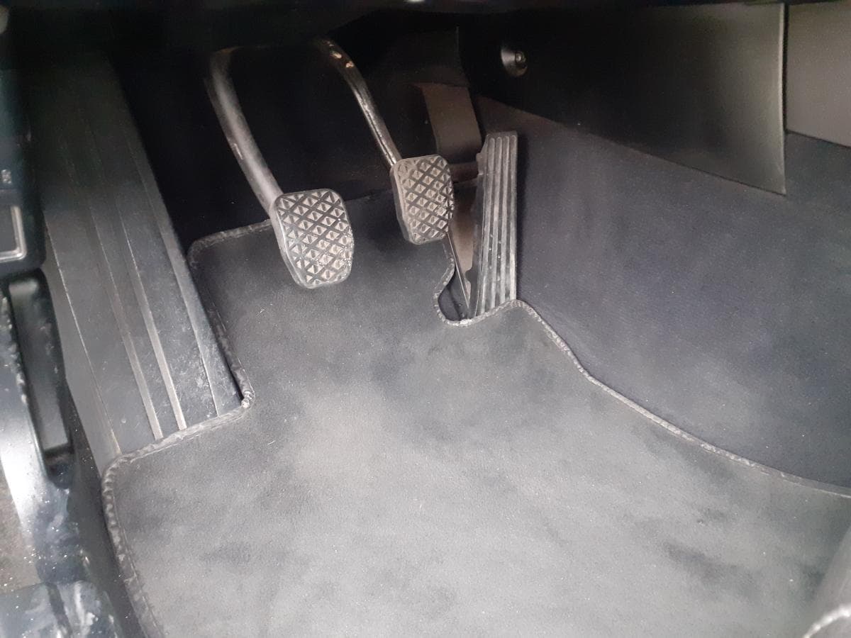 BMW 525D · Ano 2004 — imagem 19