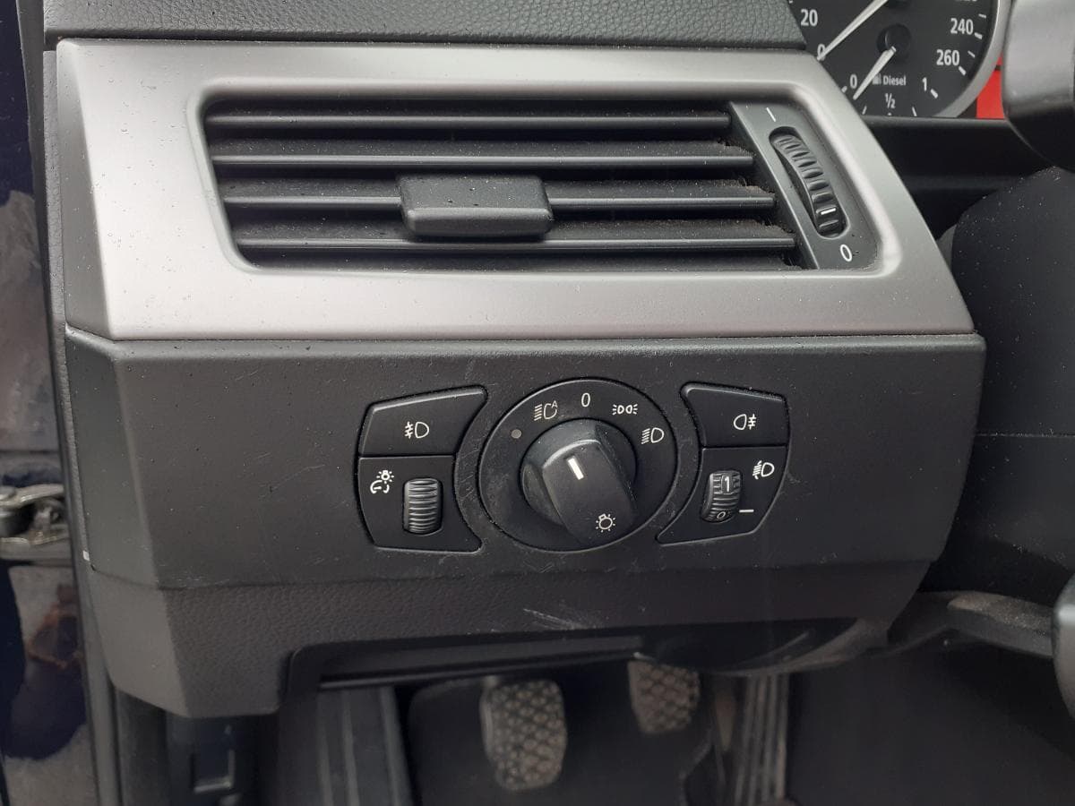 BMW 525D · Ano 2004 — imagem 20
