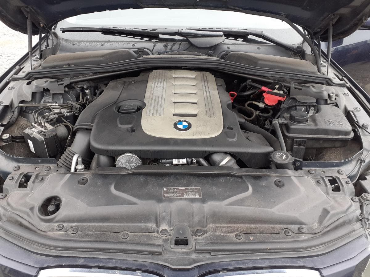 BMW 525D · Ano 2004 — imagem 23