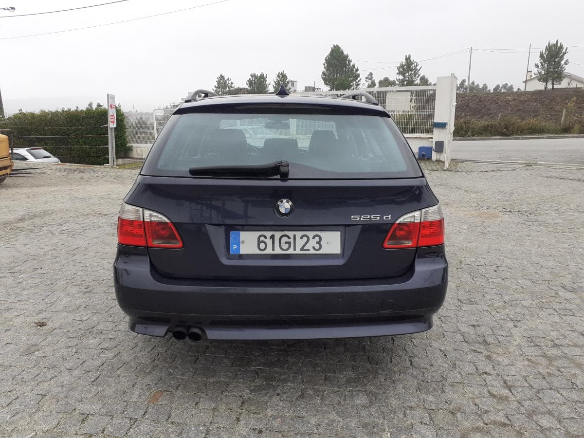 BMW 525D · Ano 2004 — imagem 5
