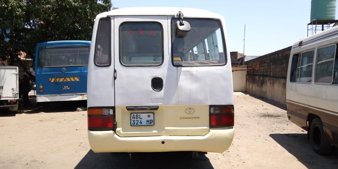 Toyota Coaster · — image 4