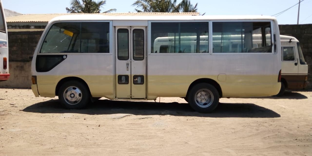 Toyota Coaster · — image 5