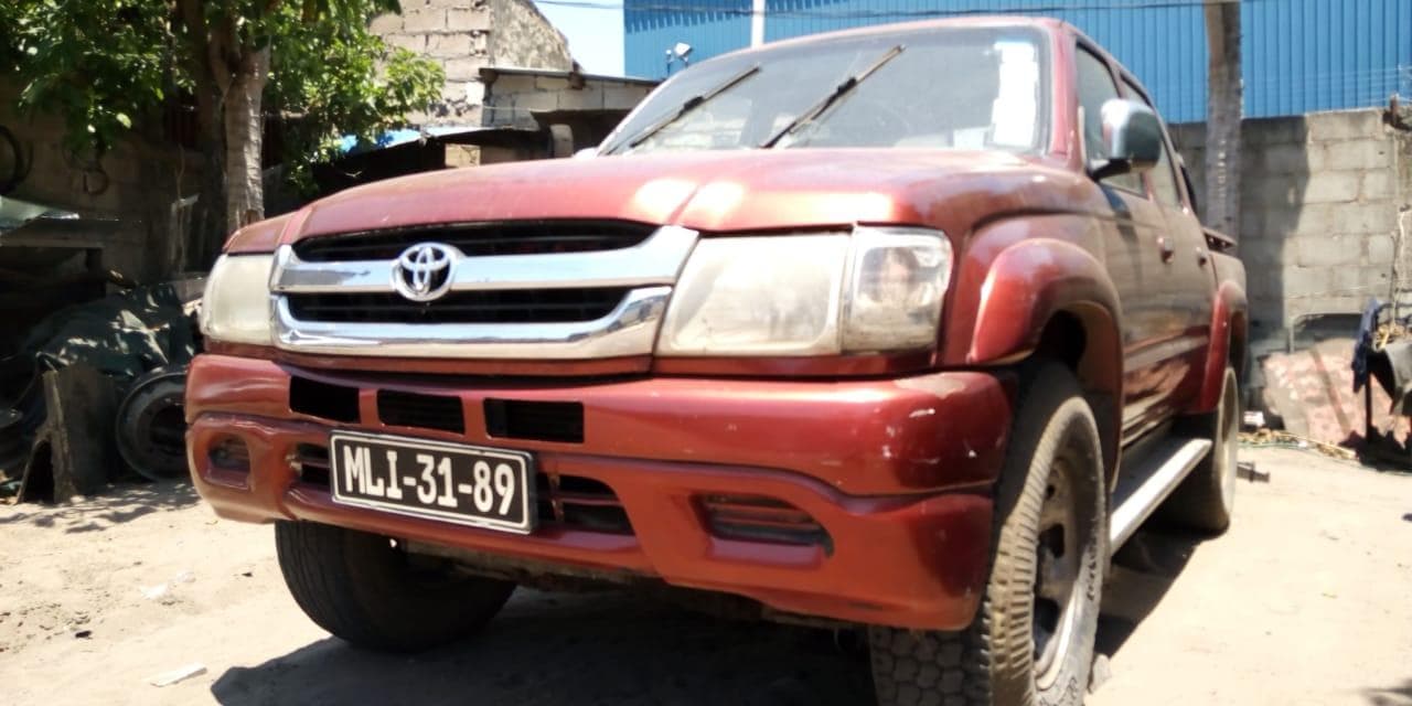 Toyota Hilux ·