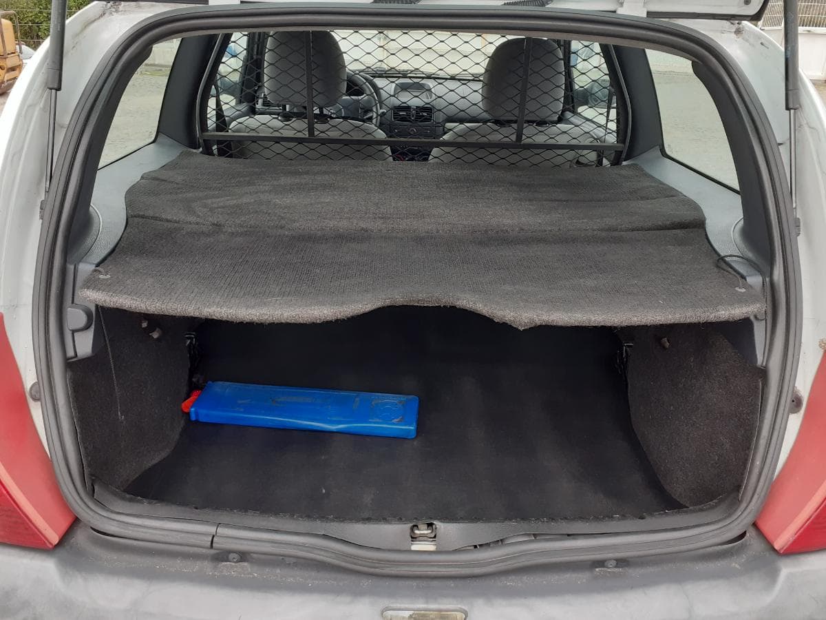 Renault Clio · Ano 2003 — imagem 7