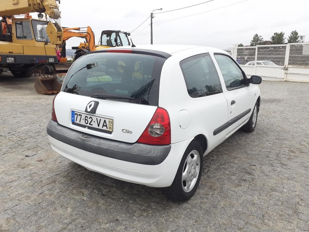 Renault Clio · Ano 2003 — imagem 6