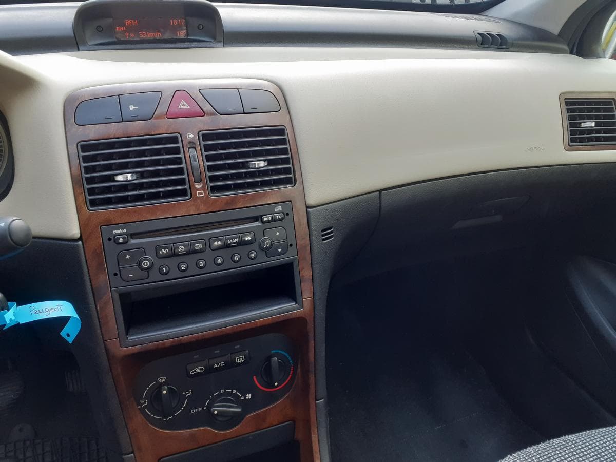 Peugeot 307 1.4 HDI · Ano 2002 — imagem 11