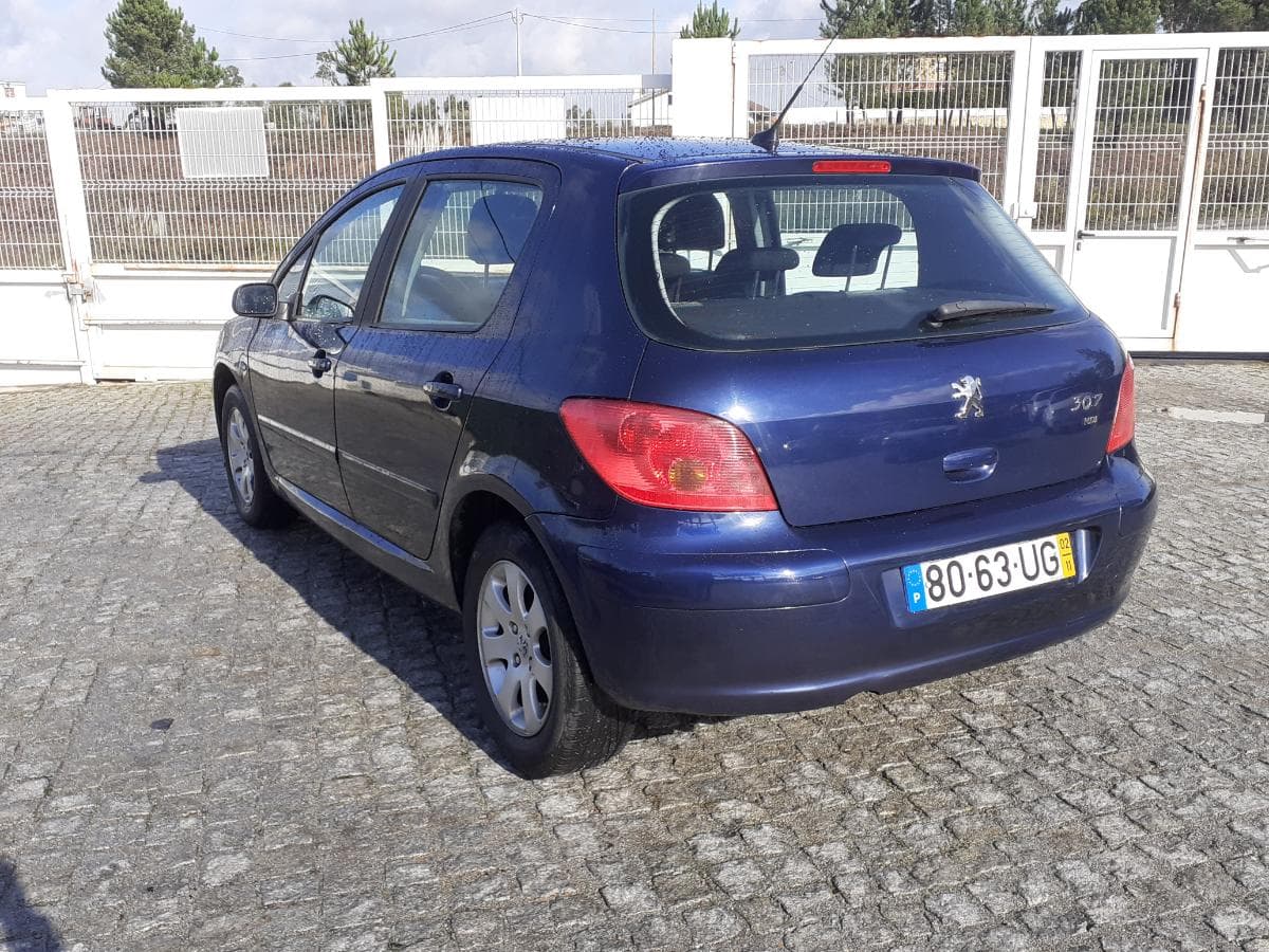 Peugeot 307 1.4 HDI · Ano 2002 — imagem 6