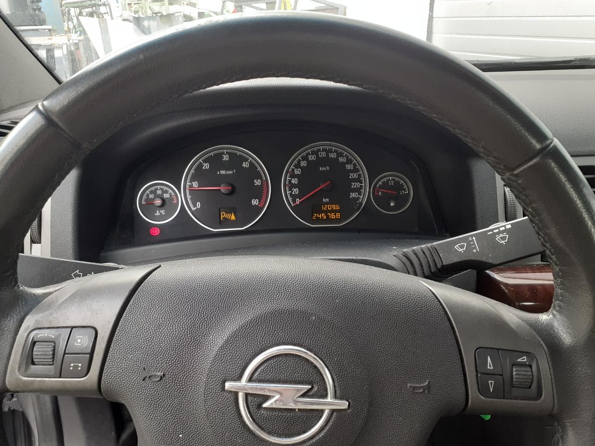 Opel Vectra 1.9 CDTI · Ano 2005 — imagem 19