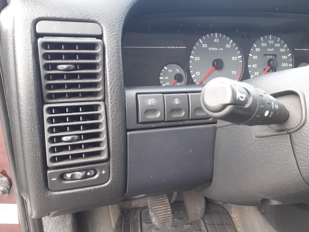 Citroën Xantia 1.6i · Ano 1993 — image 15