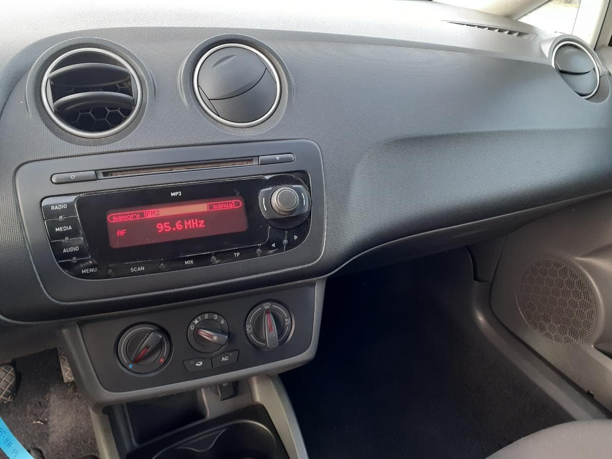 Seat Ibiza 1.9 TDI · Ano 2009 — imagem 13