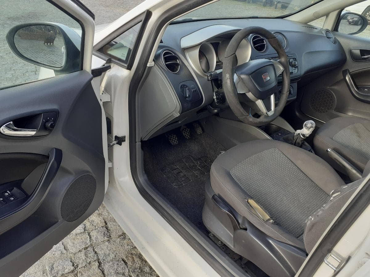 Seat Ibiza 1.9 TDI · Ano 2009 — imagem 8