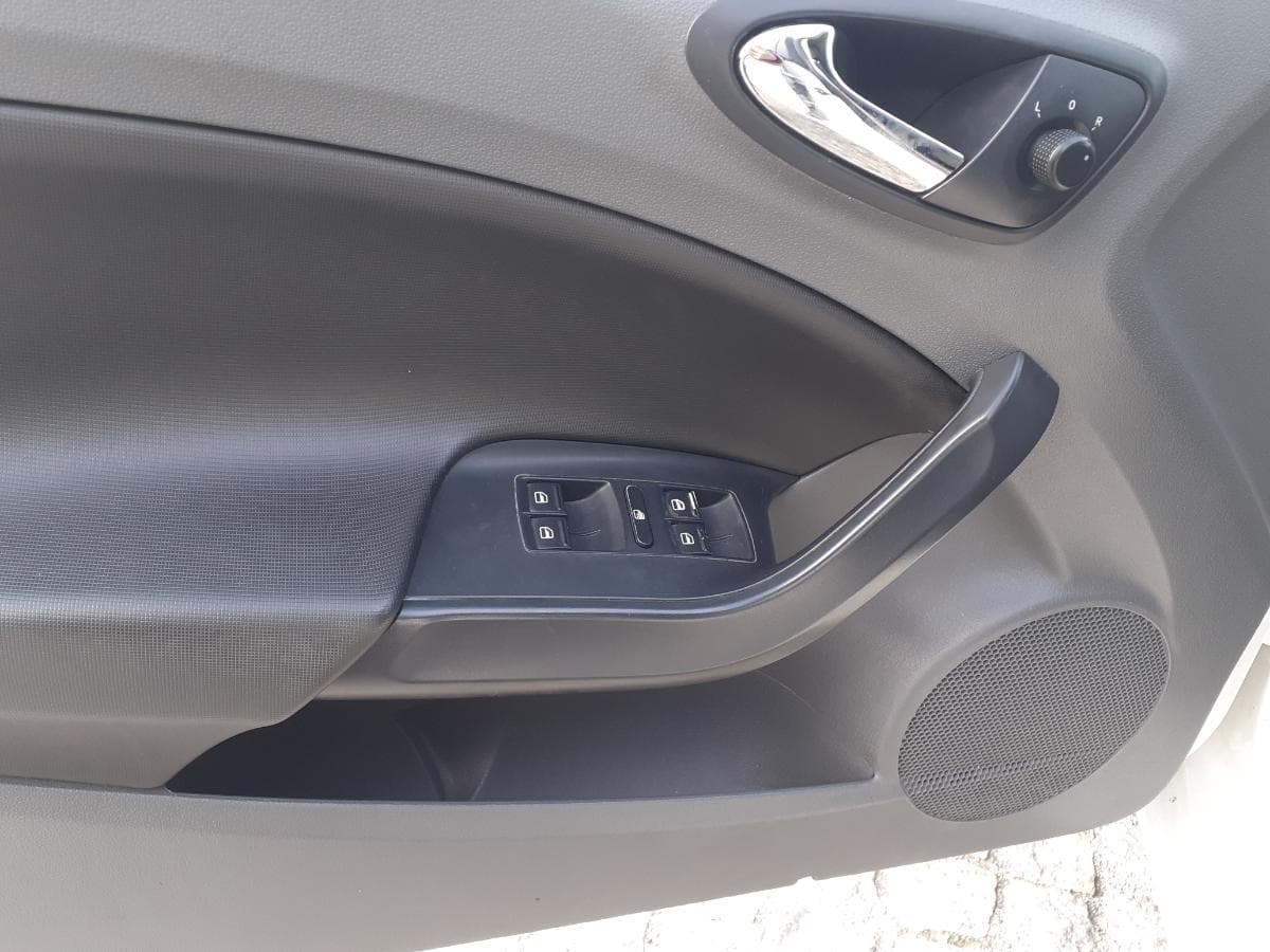 Seat Ibiza 1.9 TDI · Ano 2009 — imagem 16