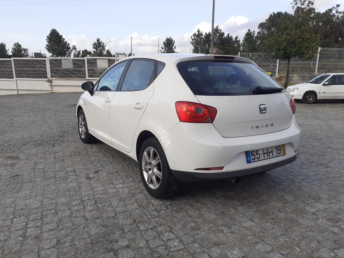 Seat Ibiza 1.9 TDI · Ano 2009 — imagem 6