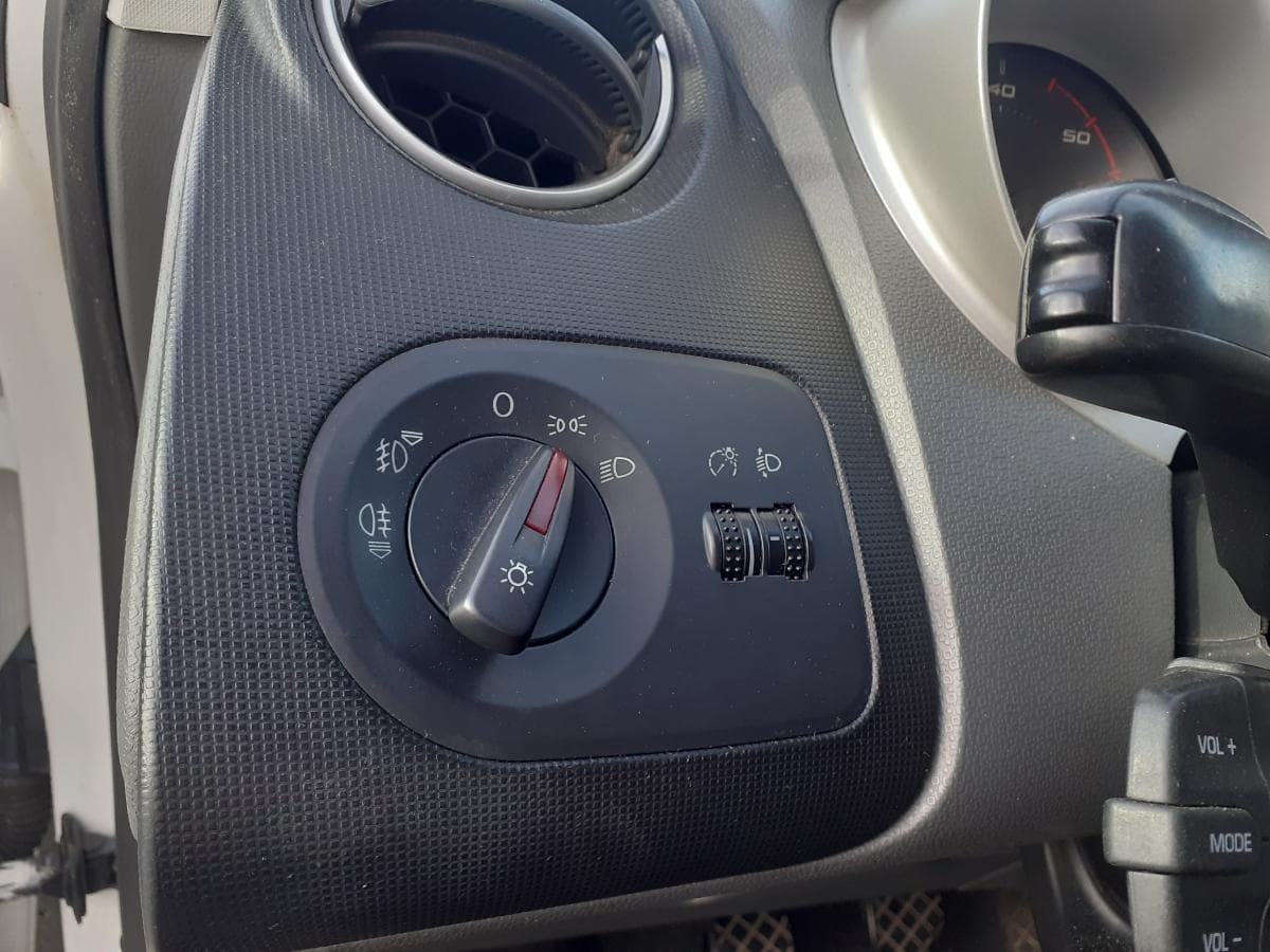 Seat Ibiza 1.9 TDI · Ano 2009 — imagem 17