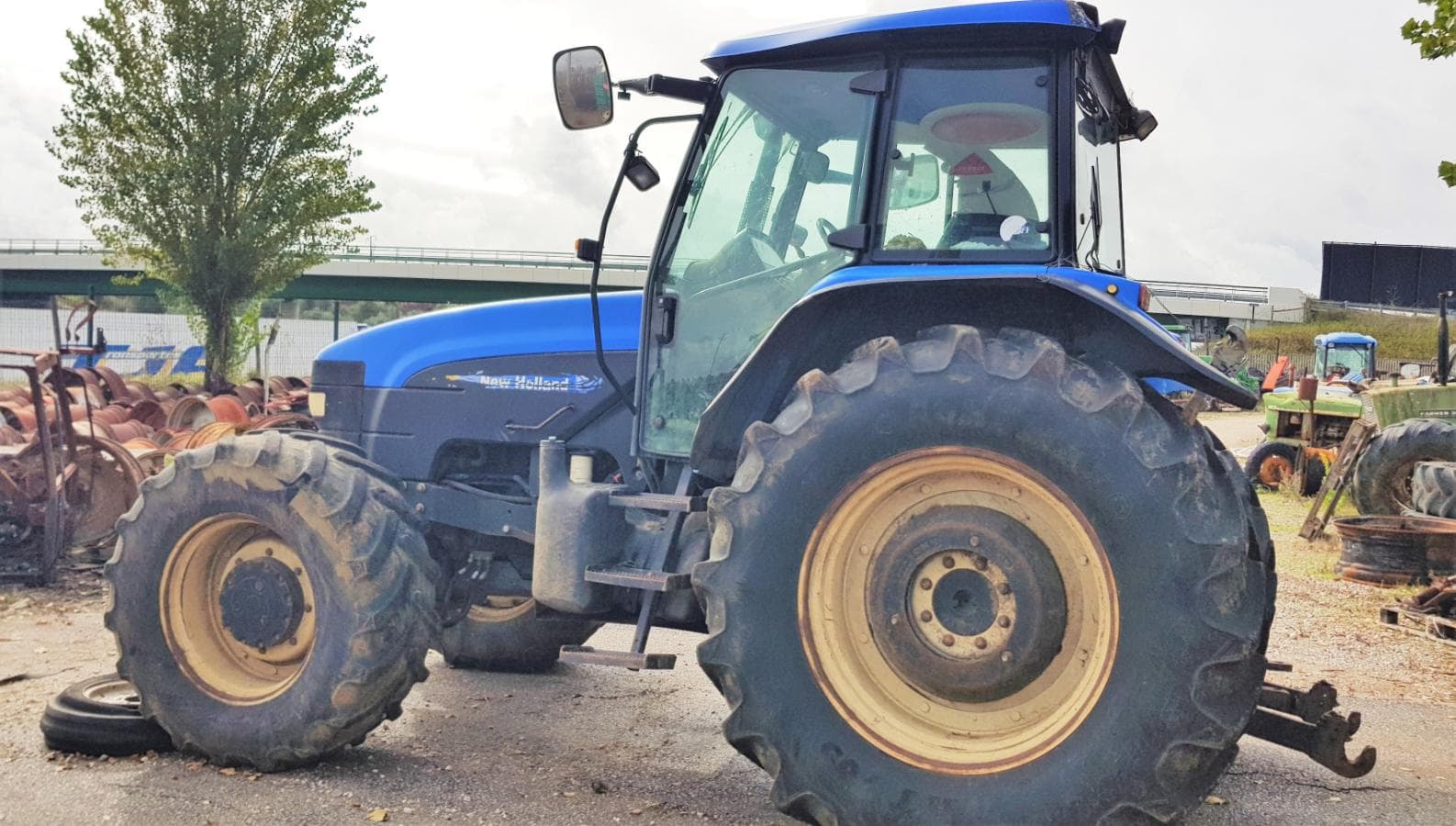 Trator New Holland TM 155 — imagem 2