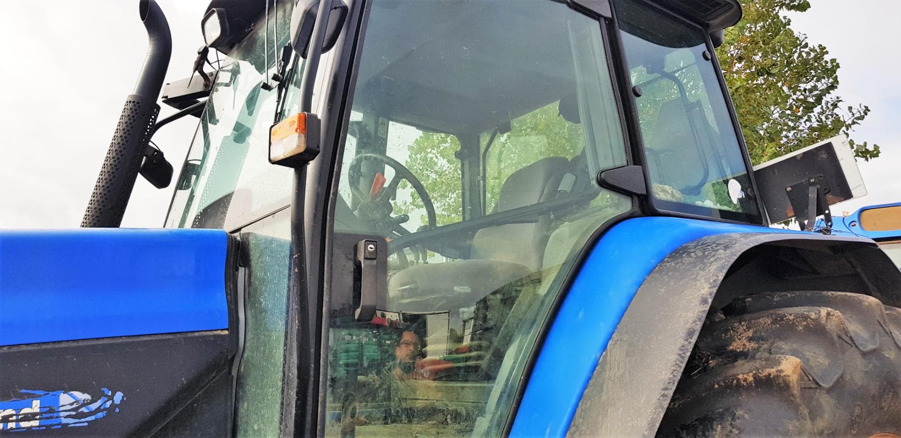 Trator New Holland TM 155 — imagem 4