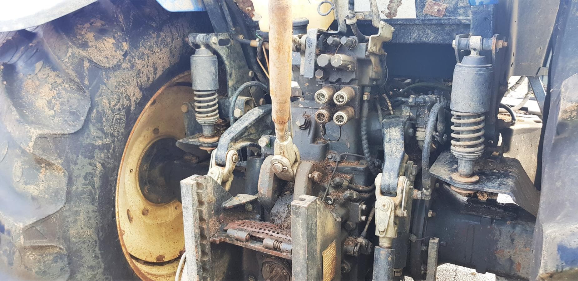 Trator New Holland TM 155 — imagem 7