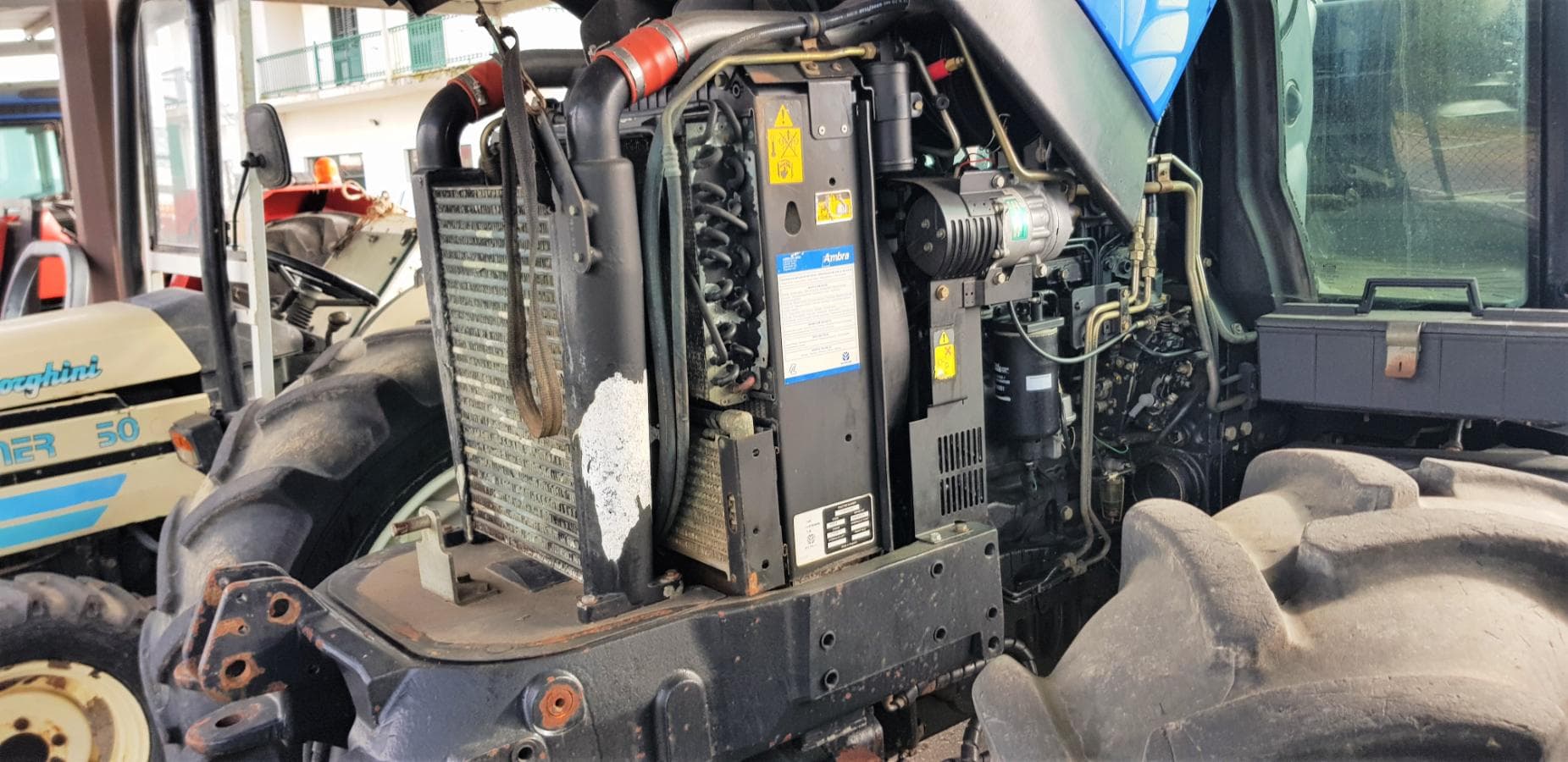Trator New Holland T 6020 — imagen 9