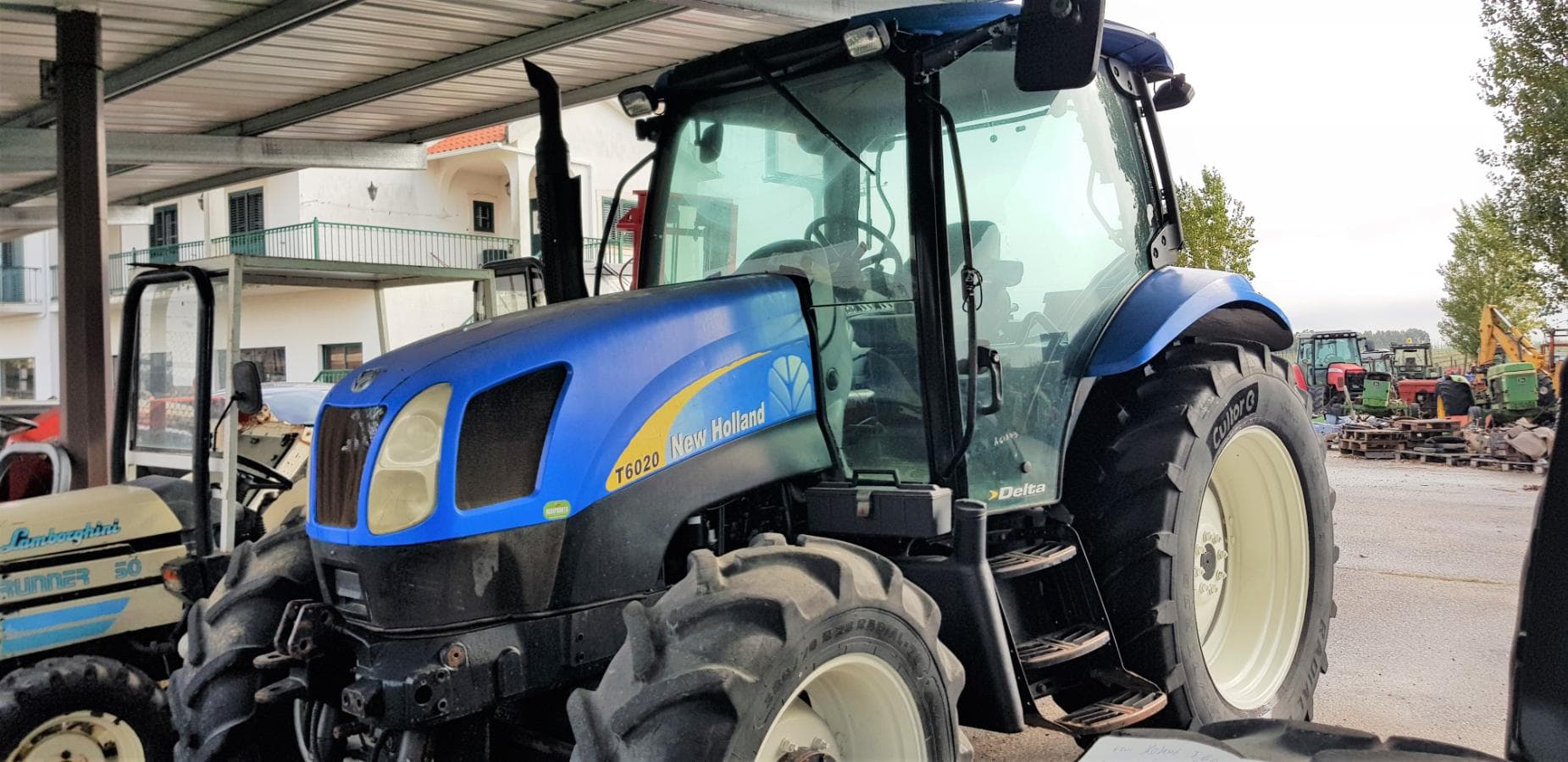 Trator New Holland T 6020