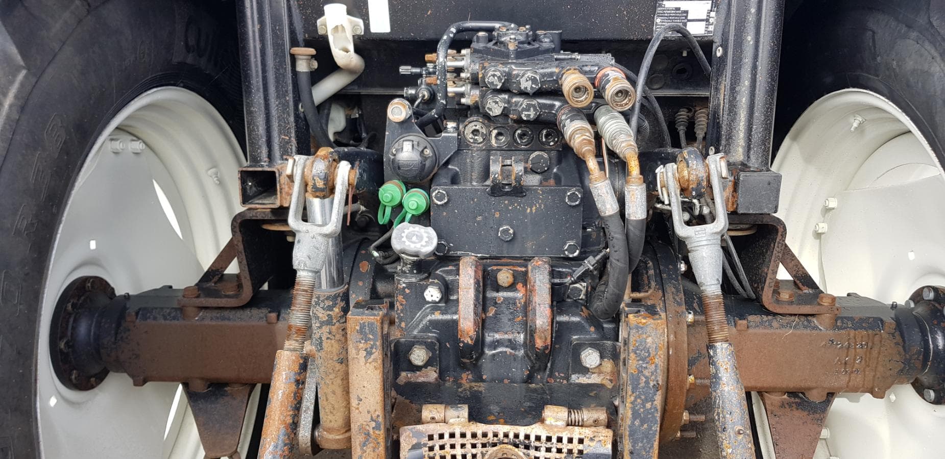 Trator New Holland T 6020 — imagen 11