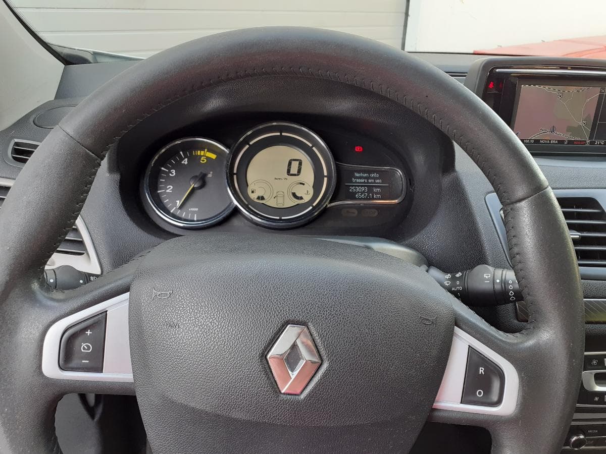 Renault Mégane 1.5 DCI · Ano 2012 — imagen 25