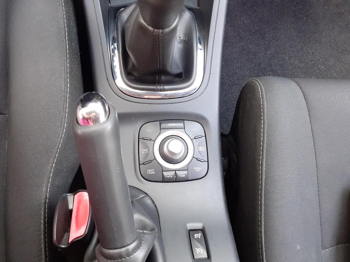 Renault Mégane 1.5 DCI · Ano 2012 — imagen 24