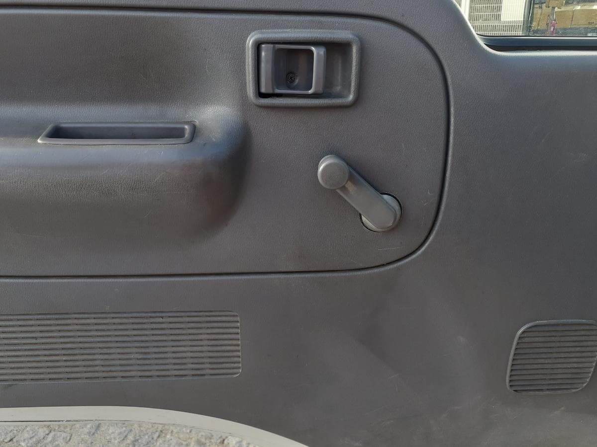 Nissan Cabstar 3.0 · 6 Lugares · Ano 2004 — image 11