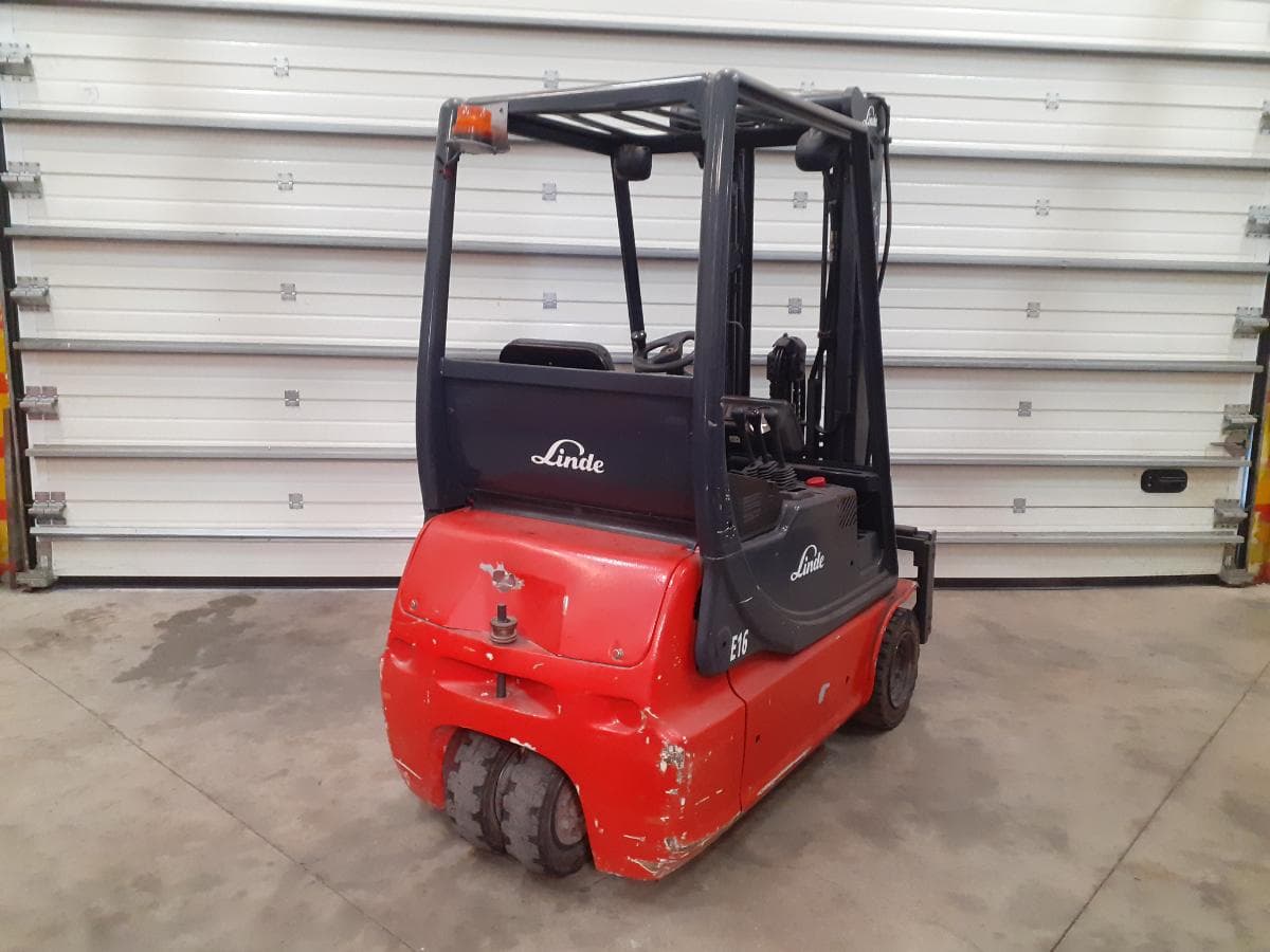 Empilhador Linde E16C · Ano 1997 — image 3