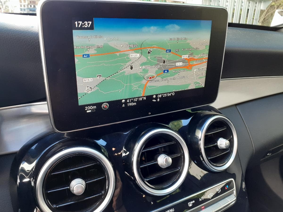 Mercedes-Benz C250 D Bluetec · Ano 2015 — image 12