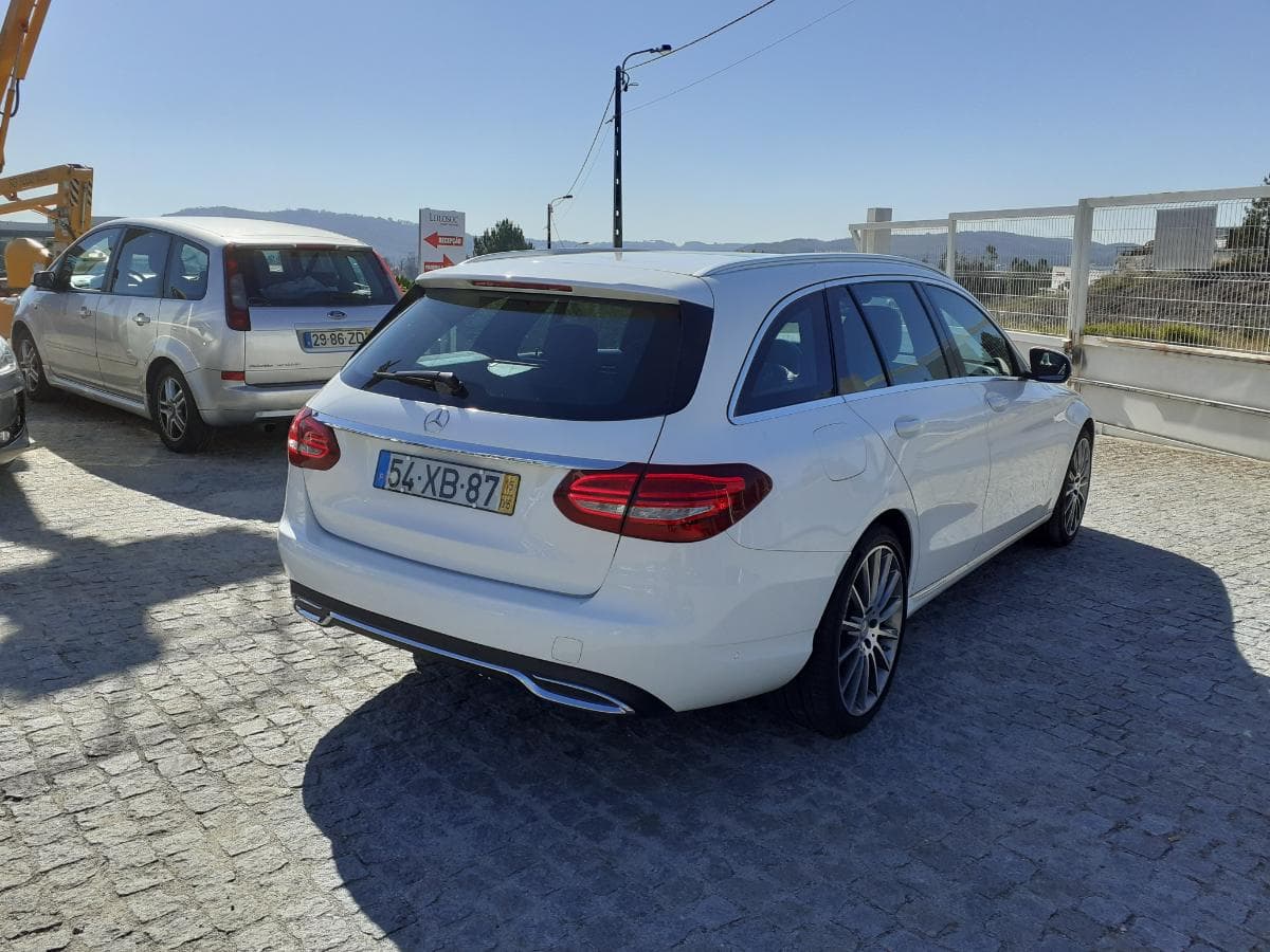 Mercedes-Benz C250 D Bluetec · Ano 2015 — image 4