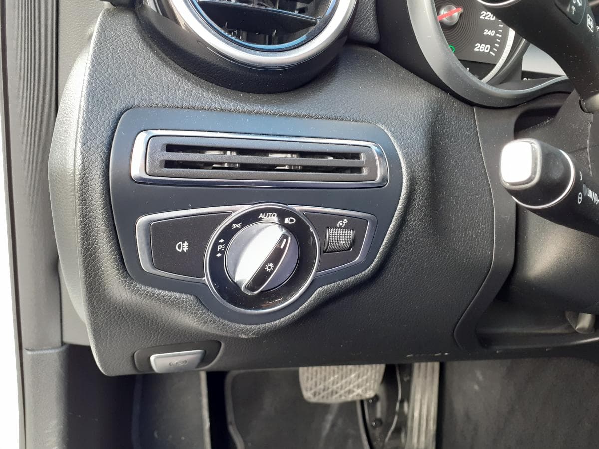 Mercedes-Benz C250 D Bluetec · Ano 2015 — image 19