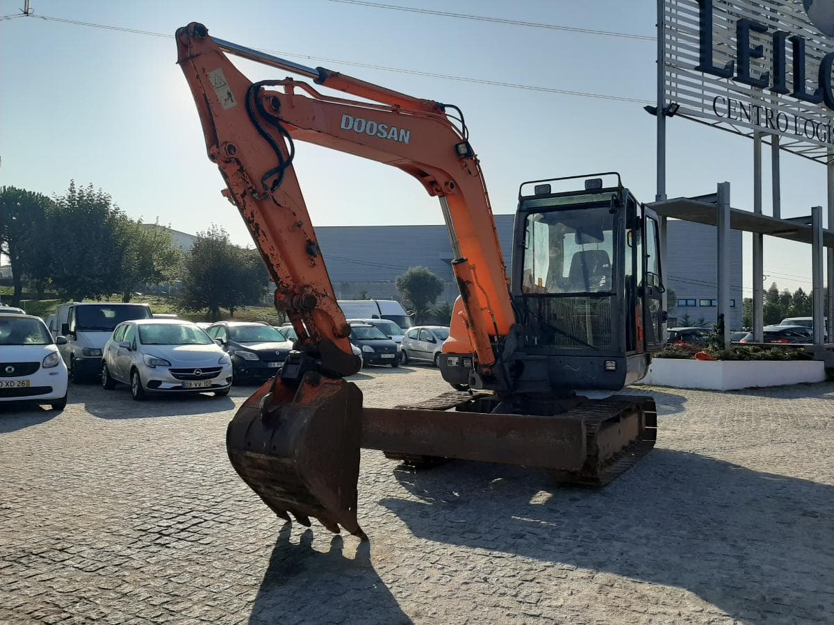 Mini Giratória Doosan DX55 · Ano 2008 — imagem 2